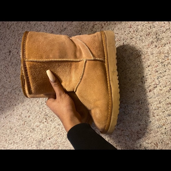 uggs - Picture 3 of 3